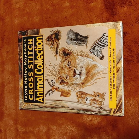 🍁Cross stitch Animal Collection book - Picture 1 of 11